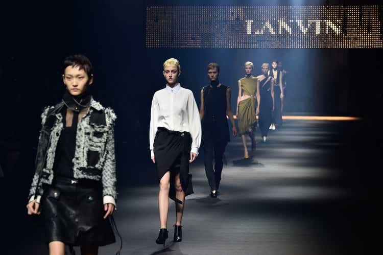 Lanvin : Runway - Paris Fashion Week Womenswear Spring/Summer 2016