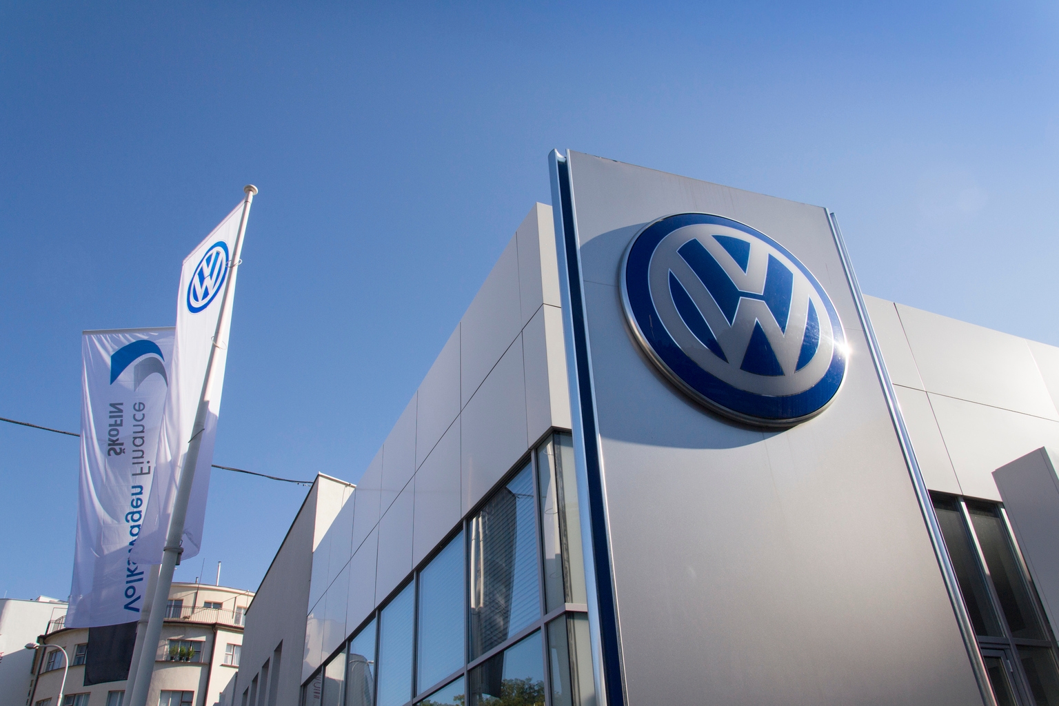 Volkswagen’s Rocky Road: Navigating Market Perception And EV Transition (VWAGY)