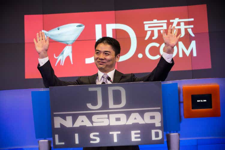 Chinese Online Retailer JD.com Goes Public On The Nasdaq Exchange