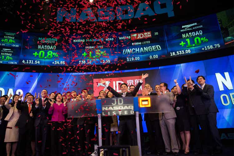 Chinese Online Retailer JD.com Goes Public On The Nasdaq Exchange