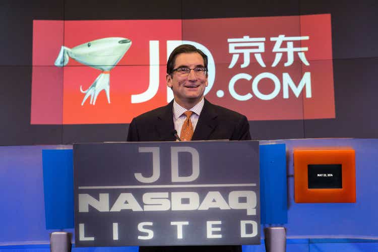 Chinese Online Retailer JD.com Goes Public On The Nasdaq Exchange