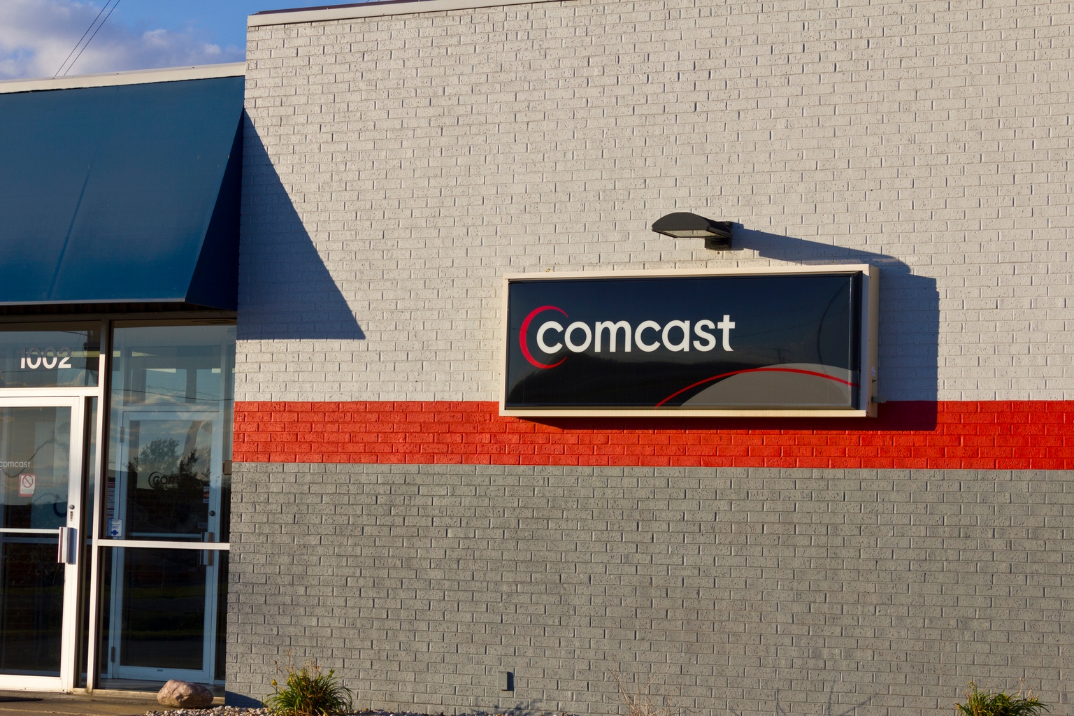 Ccomcast Comcast: Growing Mobile And Streaming Segments Show Some Potential ...
