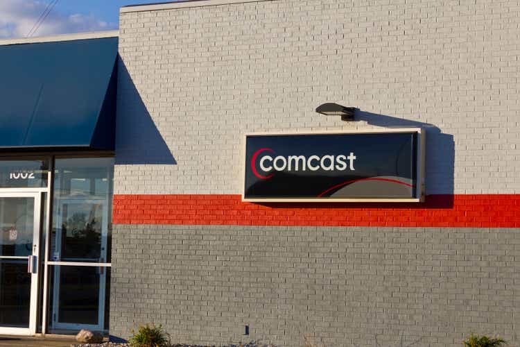 Indianapolis - November 2015: Comcast Service Center.