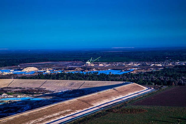 Mosaic downgraded at J.P. Morgan; rating maintained for Nutrien