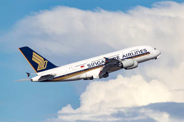 Singapore Airlines Airbus A380 9V-SKB