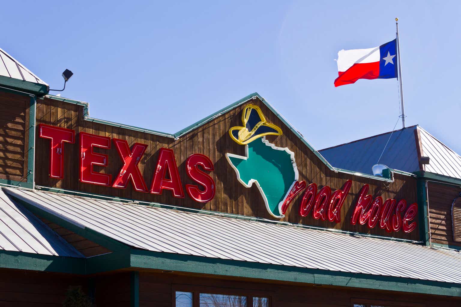 From Weather Woes To Winning Strategies: Texas Roadhouse's Q1 Story