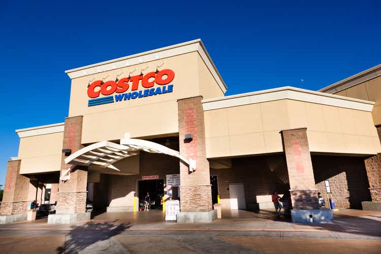 Costco Wholesale magazzino