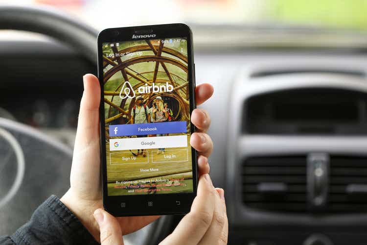 Airbnb third-quarter results beat estimates, co says it’s most profitable quarter ever – Seeking Alpha