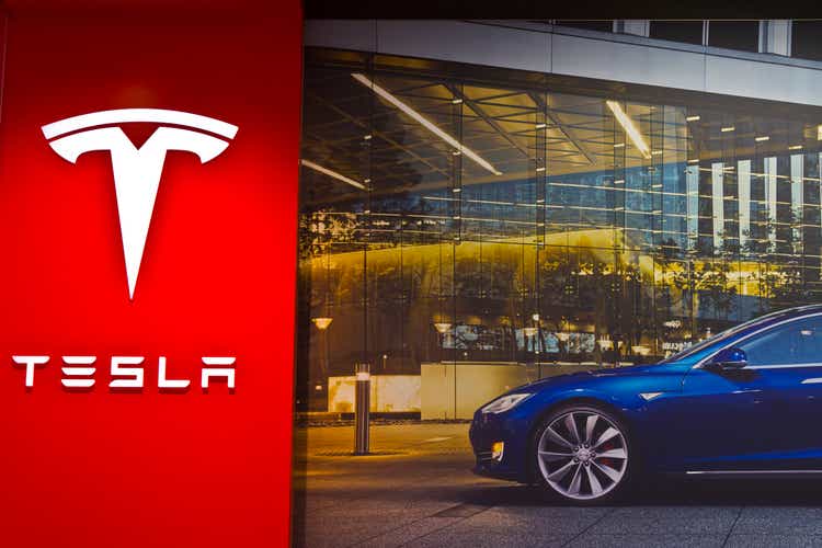 Indianapolis - Mars 2016 : Tesla Motors Store III