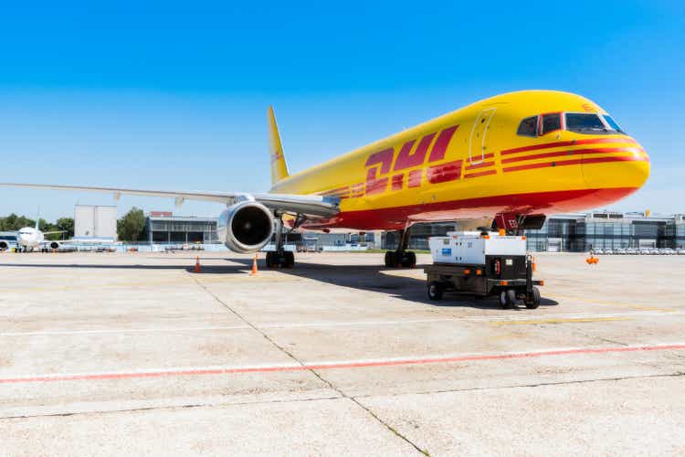Das Boeing 757-200 zum Verkehr Fracht Unternehmen DHL