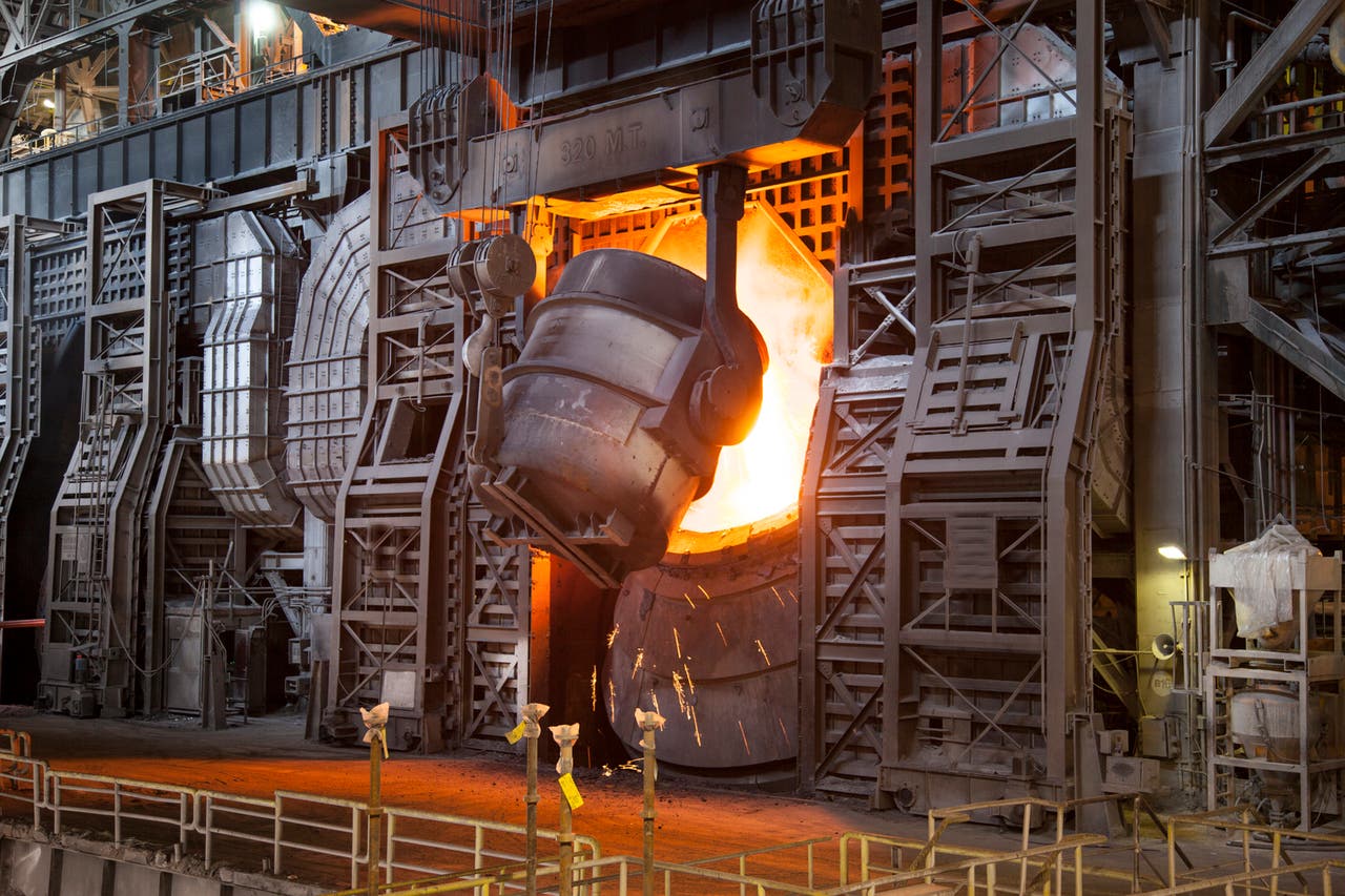 Steel factory. Сталелитейный цех. Сталелитейные заводы Японии. Металлургический завод. Плавильный цех.