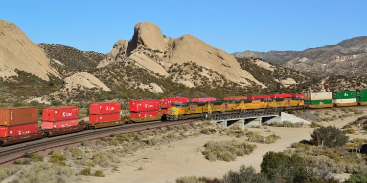 Union Pacific Lokomotiven No. 8744 auf Weg Cajon Pass