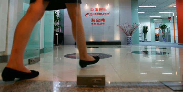 Yahoo Takes 40 pct Stake in China"s Alibaba