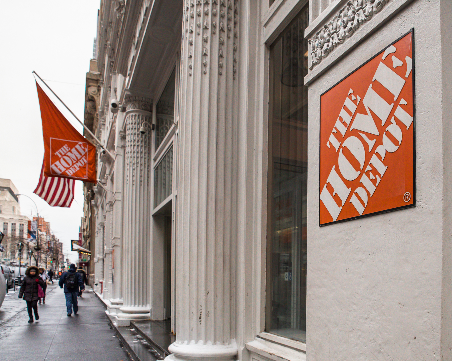 Home Depot Stock: Playing Bullish Trends (NYSE:HD) | Seeking Alpha