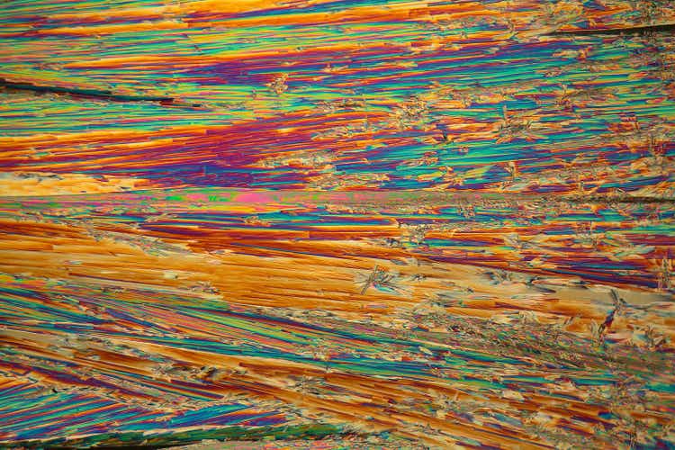 Neodymium nitrate under the microscope