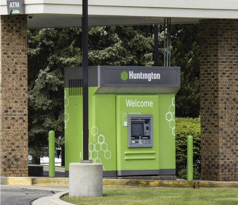 Huntington Bancshares Stock Doubling Down On Dividend (NASDAQHBAN