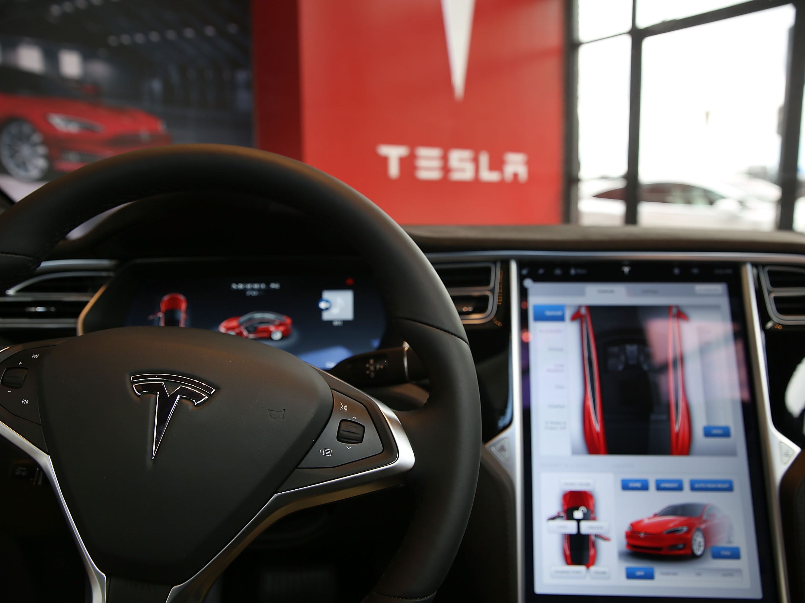 Celebrating Tesla's Success: 40,000 Supercharger Stalls Around the World Make EV Adoption Easier