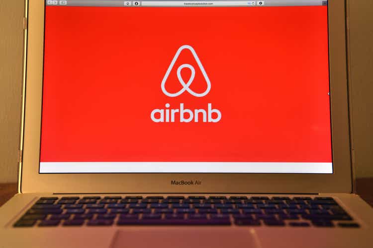 Artificial Intelligence at Airbnb – Two Unique Use-Cases