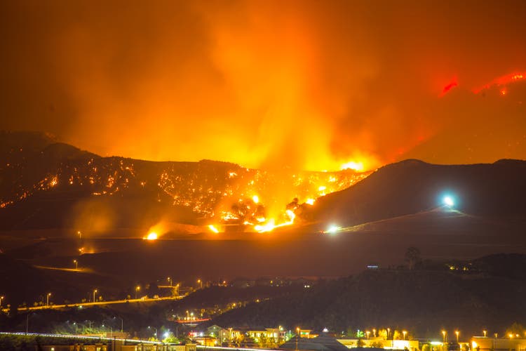 A nighttime exposure photo of the Santa Clarita wildfire