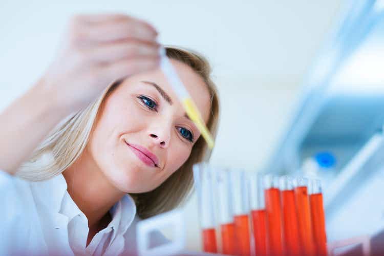 Woman scientist working in laboratory