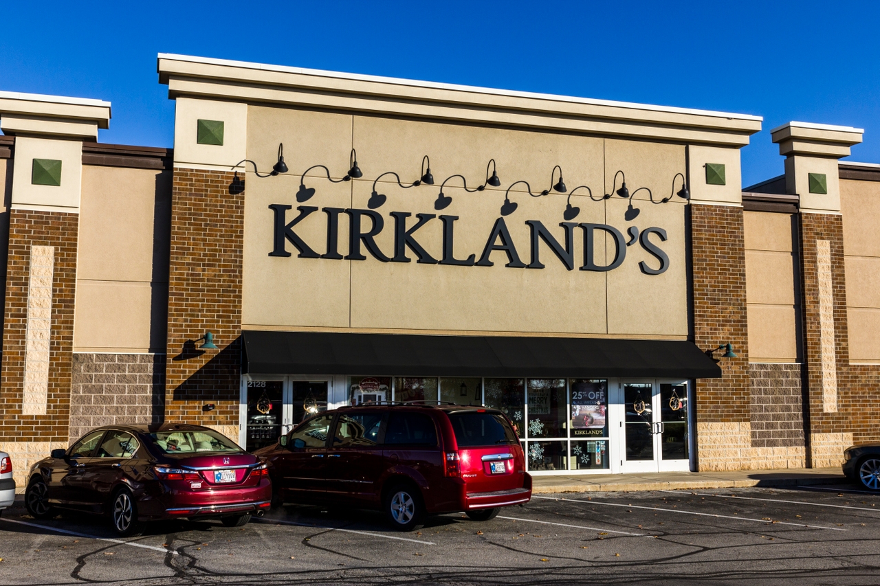 Kirkland’s shares crash as losses widen, sales slump (NASDAQKIRK