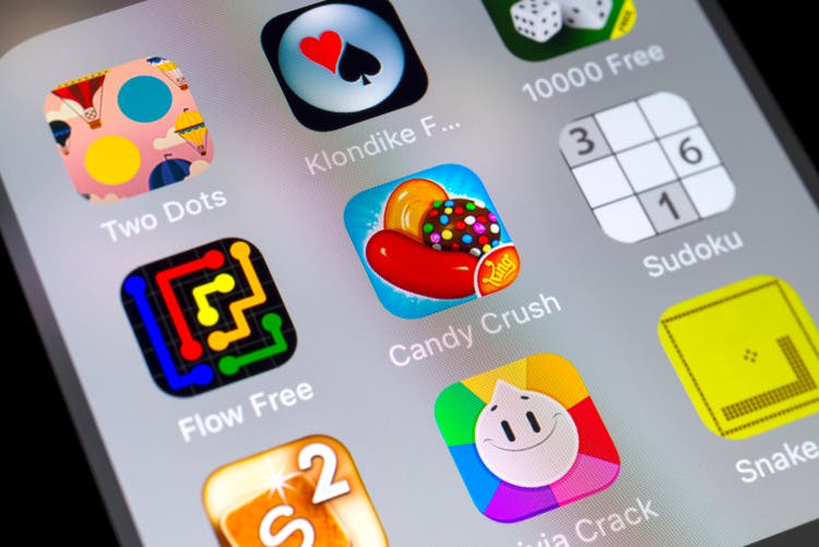 Candy Crush and game apps on cellphone