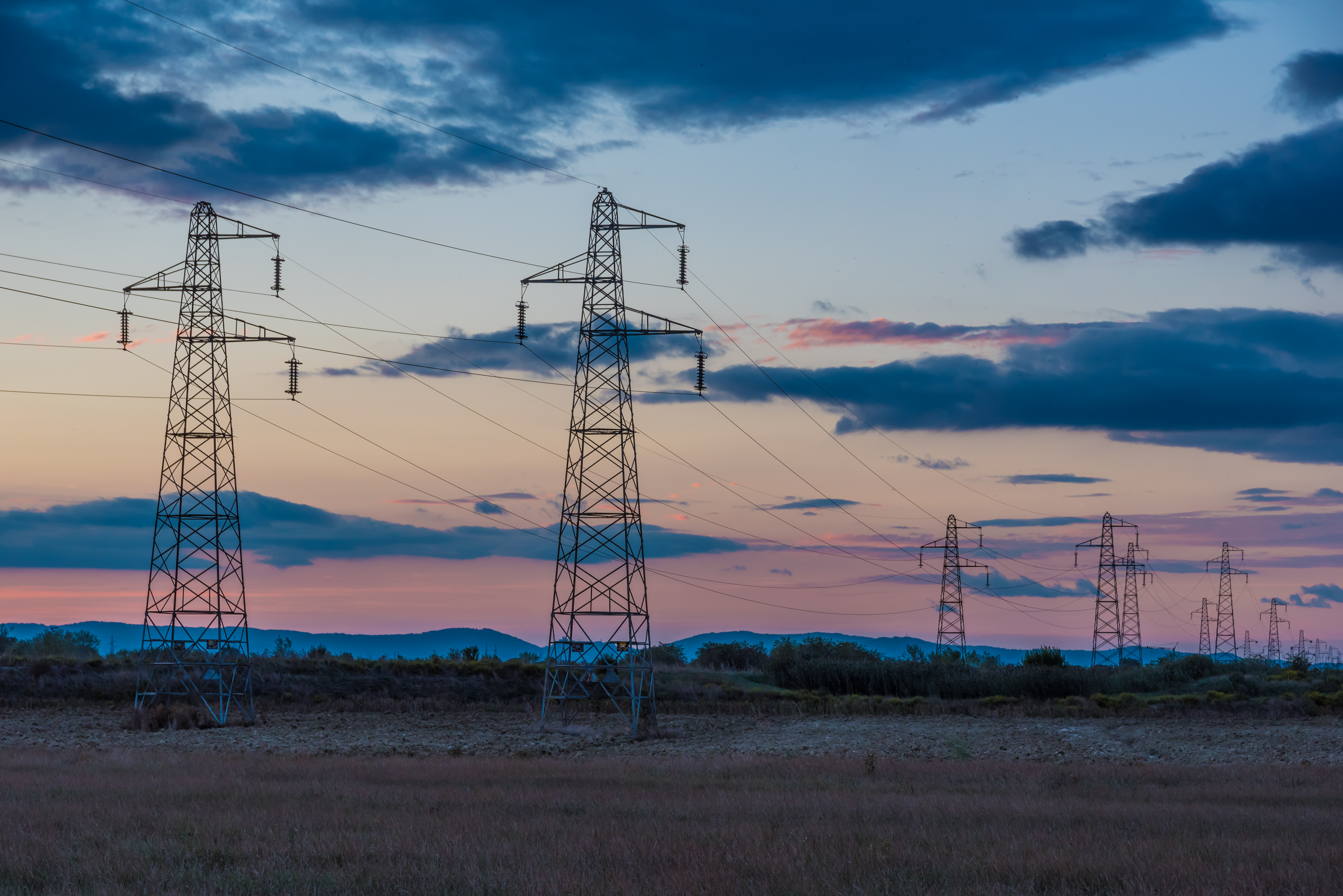 National Grid Stock: Now A 'Hold' (NYSE:NGG) | Seeking Alpha