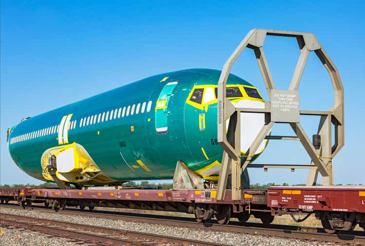 CU Boeing 737 aircraft fuselage #5953 on BNSF train