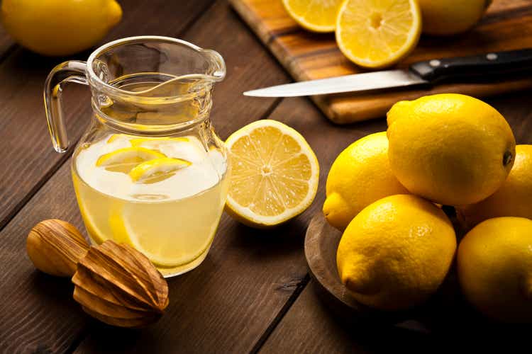 Prepare to Infuse Lemon Detox Drink