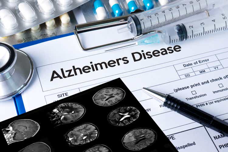 Conceito de doença de Alzheimer, doenças cerebrais degenerativas Parkinson