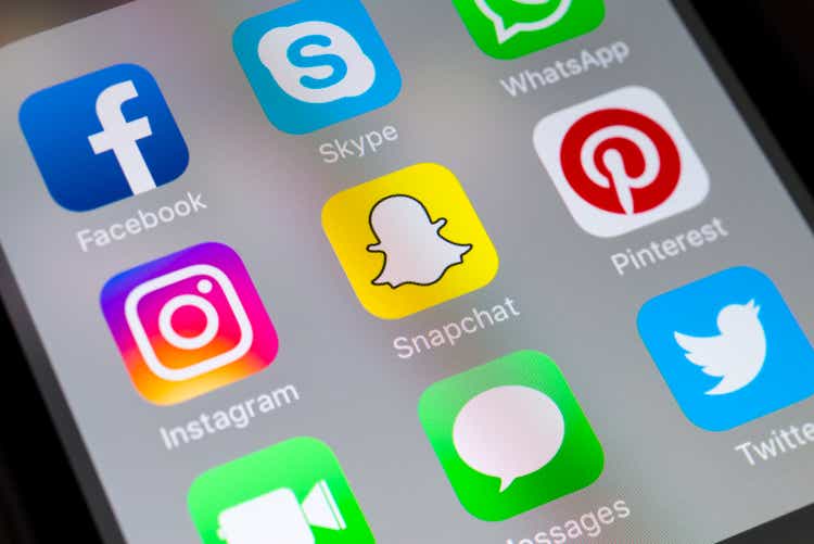 Snapchat, Instagram, Pintrest and other social media apps on cellphone