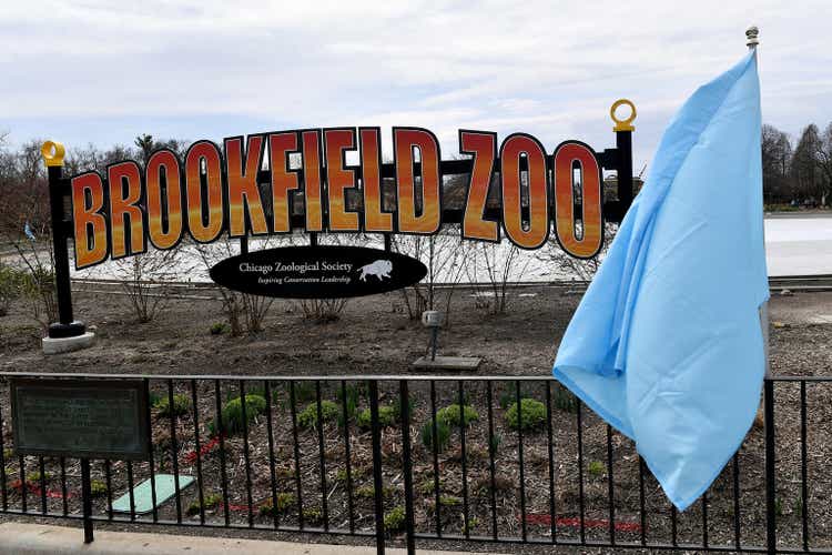 Autism Speaks Light It Up Blue - Zoos Go Blue at Brookfield Zoo