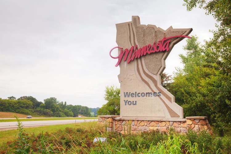 Minnesota welcomes you sign