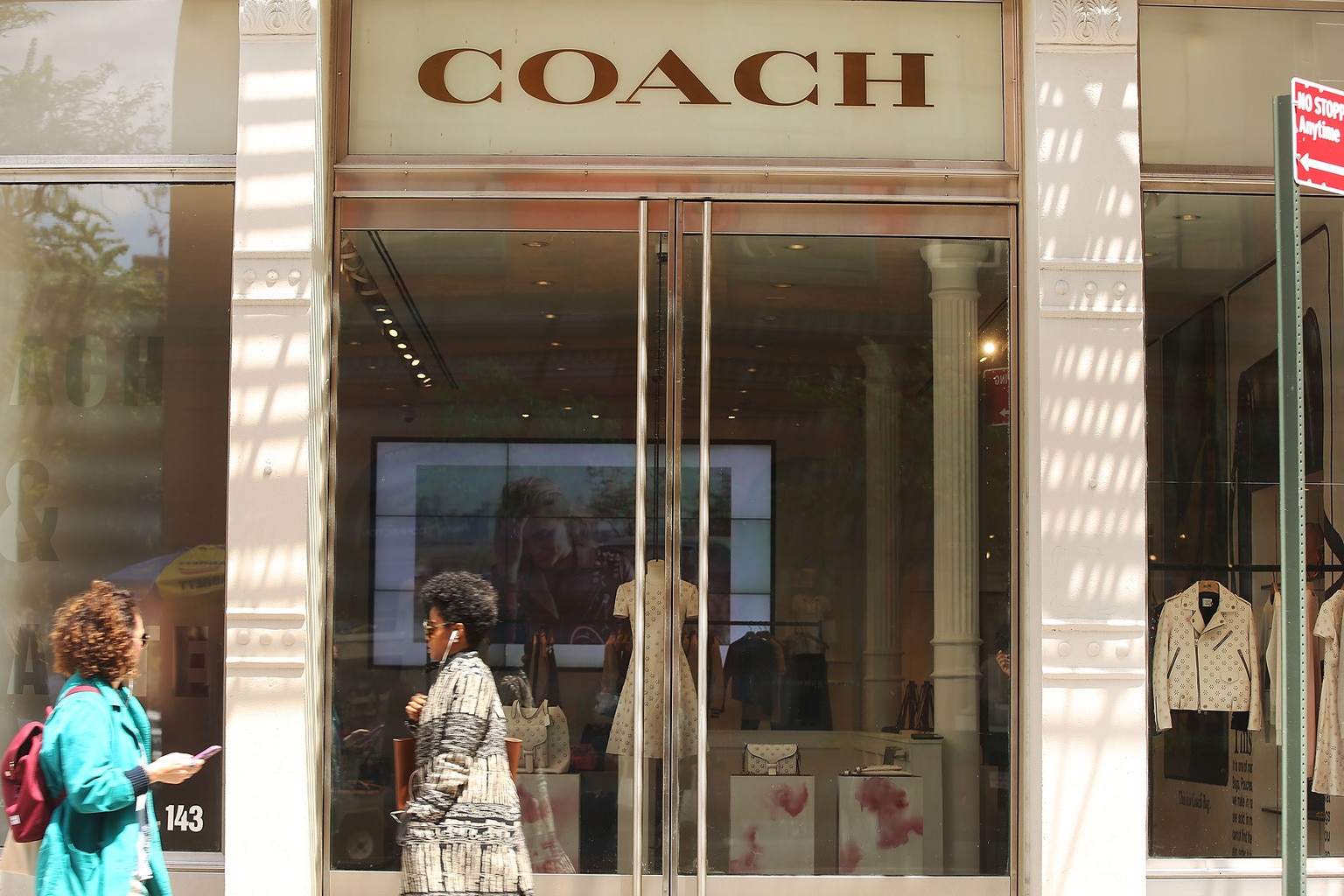 Tapestry: Deal Risk Despite An Attractive Valuation (NYSE:TPR)