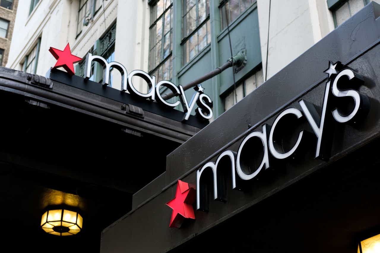 Macy’s falls after delay in Q3 results on accounting issue, preliminary ...