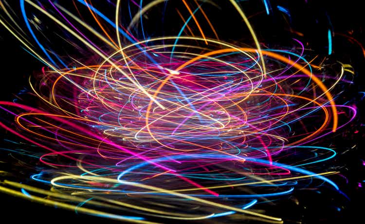 Chaotic light trails