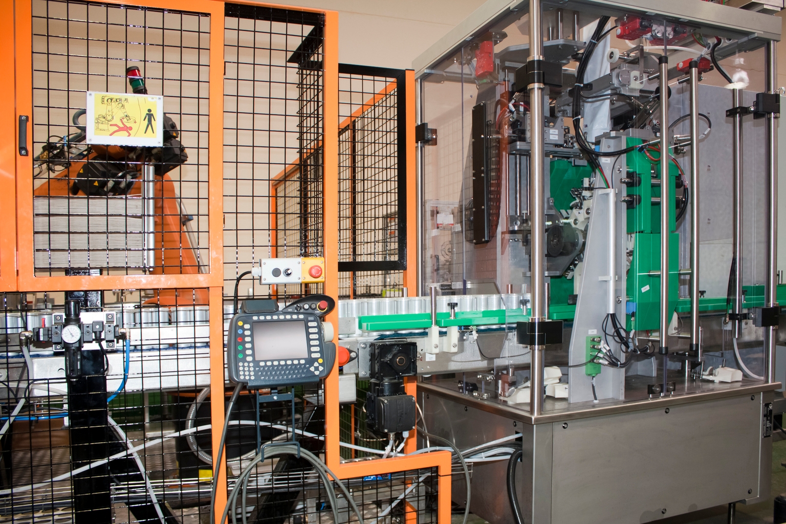 Drinks packing machine