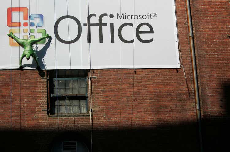 Microsoft Launches Vista Operating System