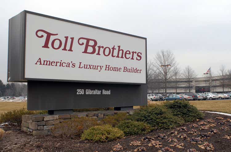 Luxury Home Builder Toll Brothers Reports 67% Drop First Quarter Profits