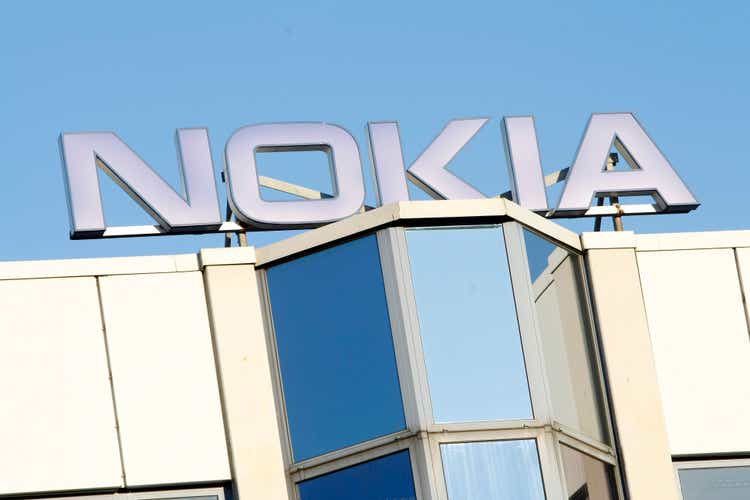 Chaîne humaine contre la fermeture de l'usine Nokia