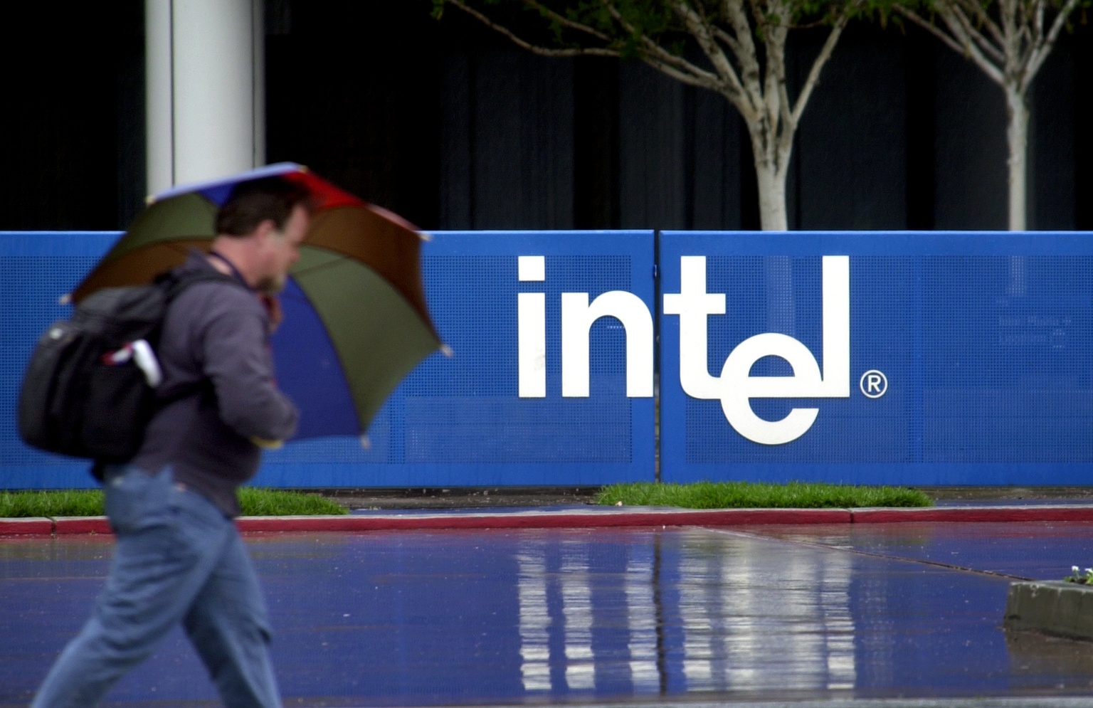 Is Intel Stock's 5.25 Dividend Yield Safe? (NASDAQINTC) Seeking Alpha