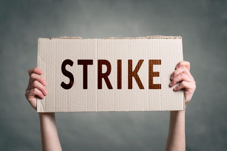 Wall Street Breakfast Podcast: Boeing Workers Walk Off Job | Seeking Alpha