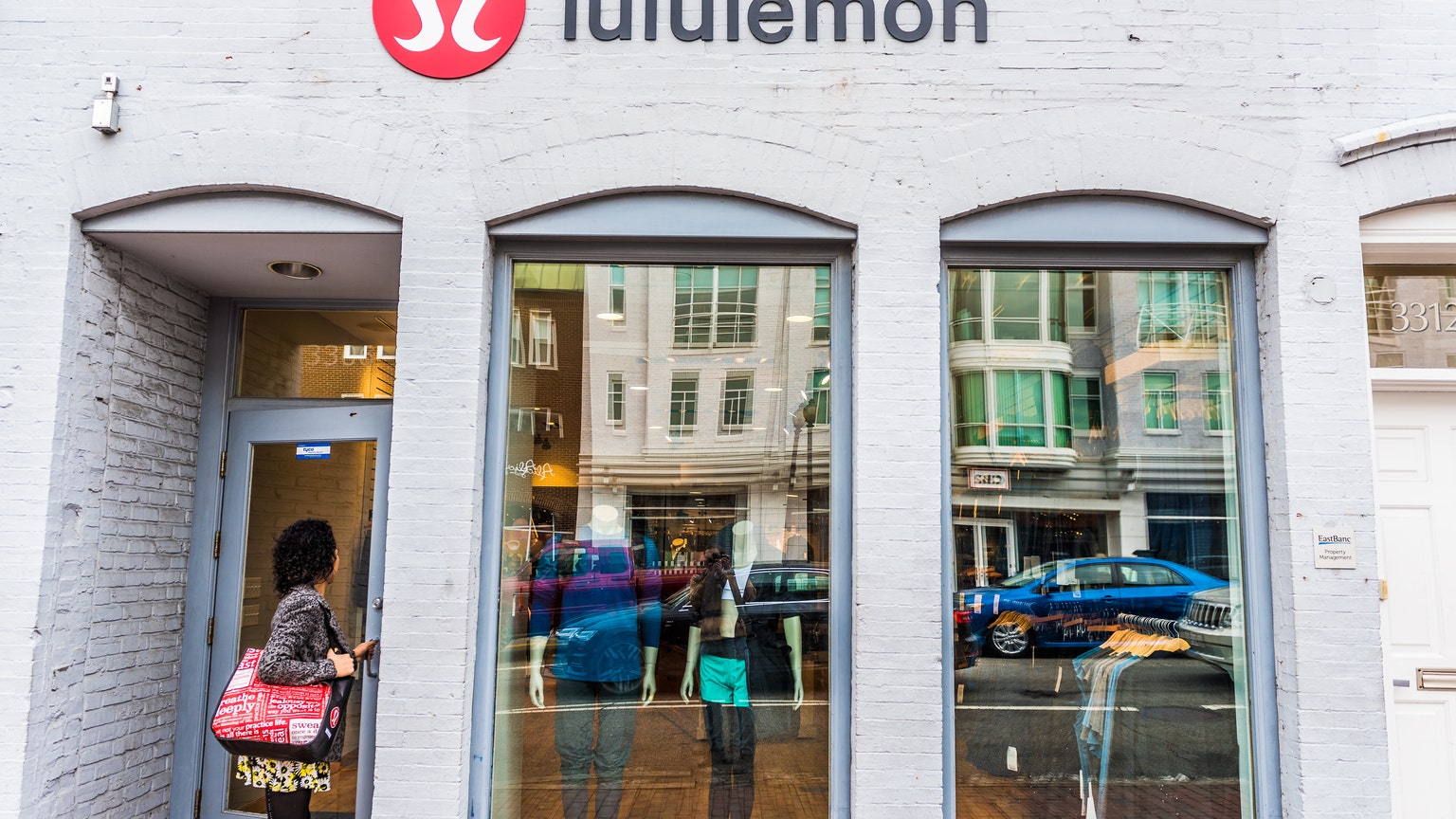$120 vs. $40!! Here's Zach's detailed comparison of the Lululemon