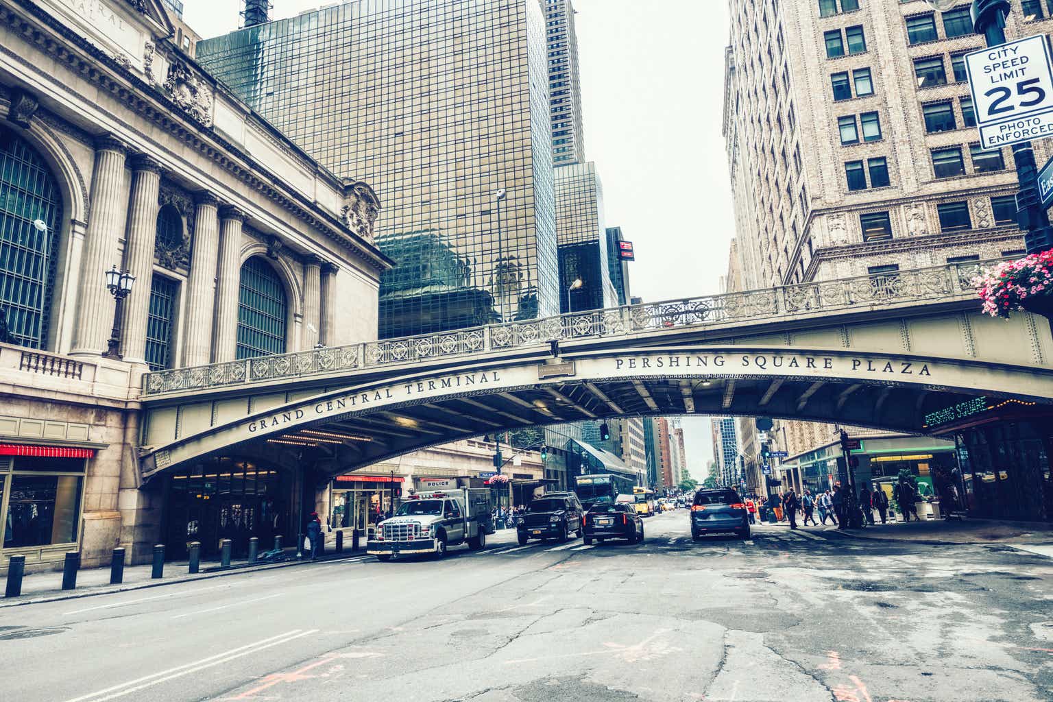 Tracking Bill Ackman's Pershing Square 13F Portfolio - Q1 2025 Update