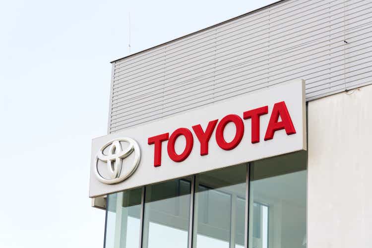 Toyota, Bucking Development, Introduces Gasoline-Electrical Hybrid Sedan (NYSE:TM)