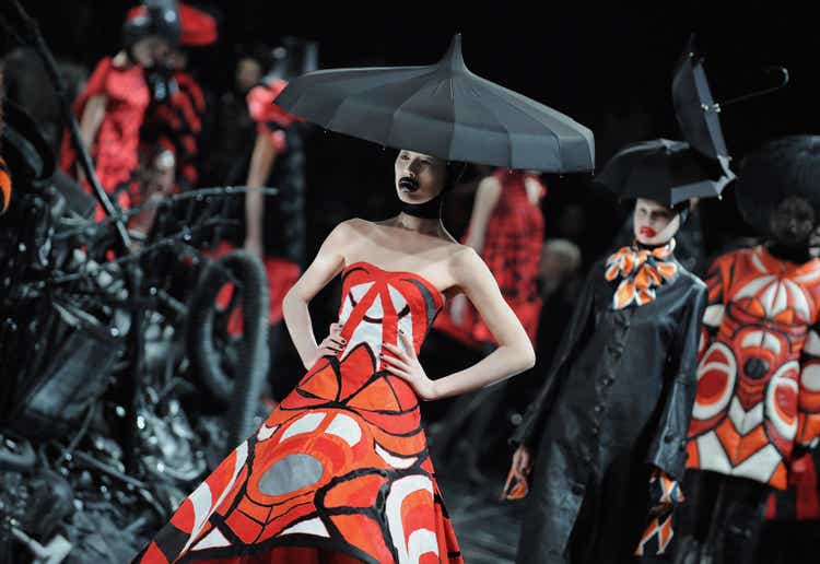 Alexander McQueen: Paris Fashion Week Ready-to-Wear A/W 09