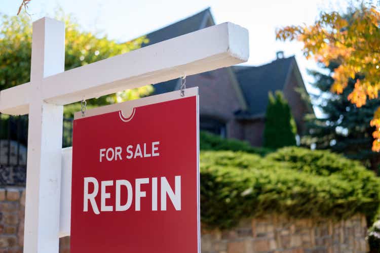 Redfin Real Estate Yard Sign Pictures ở Seattle