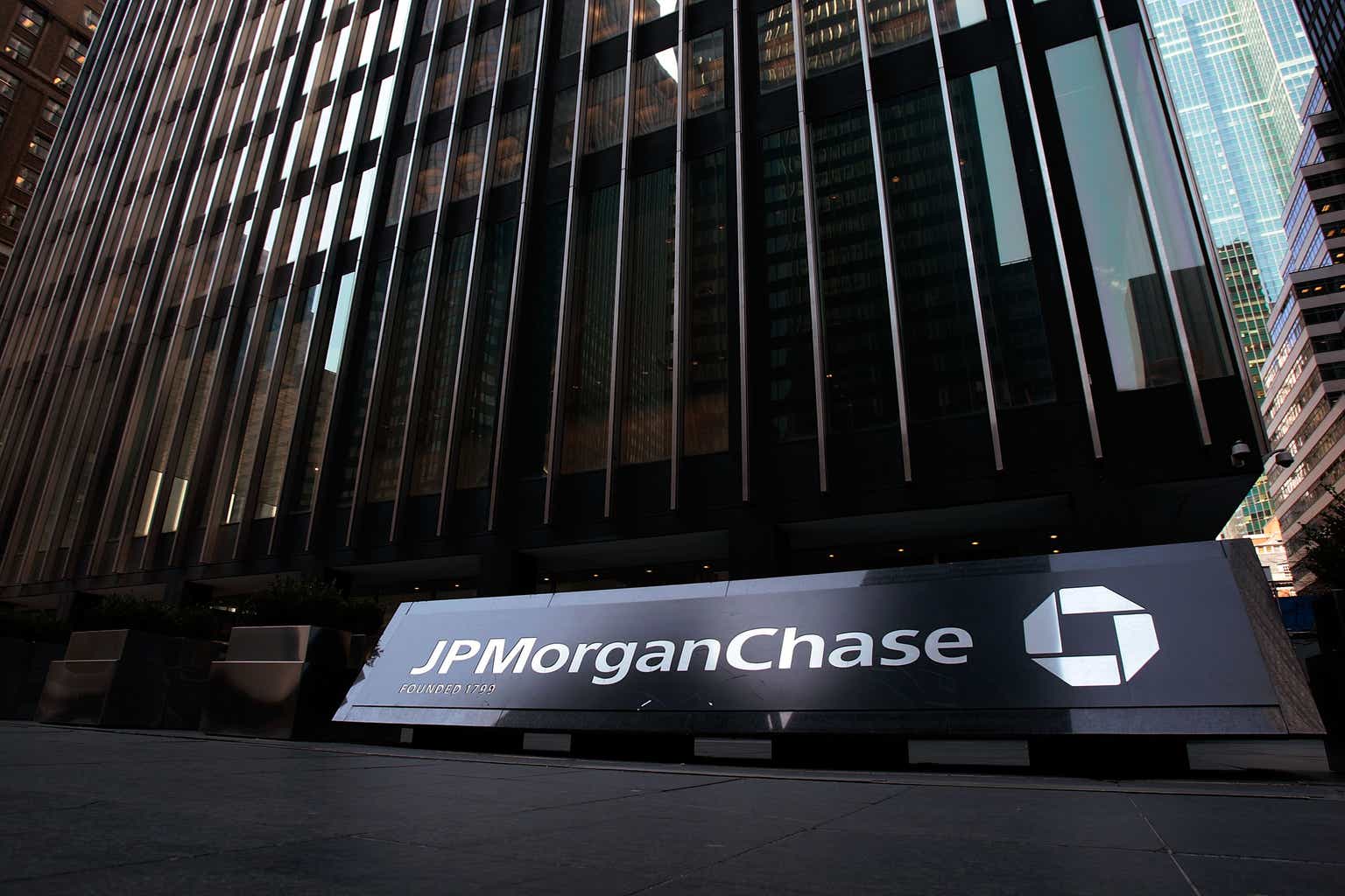 JPMorgan Profit Falls 8% as Securities Trading Income Drops