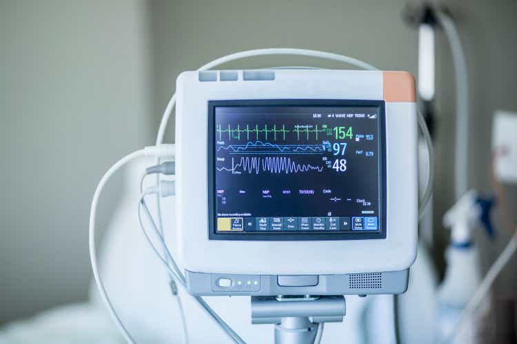 Medical vital signs monitor in a hospital