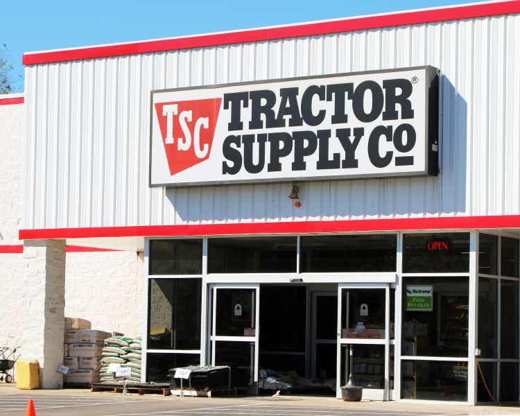 Tractor supply store
